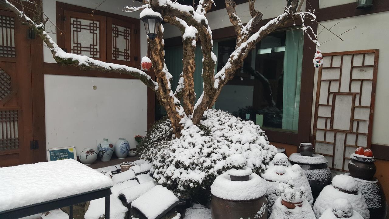 In-Yeon Hanok Pensión Jeonju Exterior foto